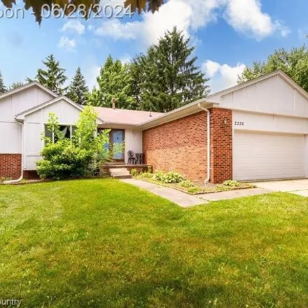 Image 2 - 2226 Warrington Rd, Rochester Hills, Michigan, 48307 - House for sale