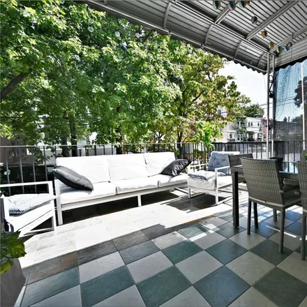 Image 3 - 32-11 78th Street, New York, NY 11370, USA - Townhouse for sale