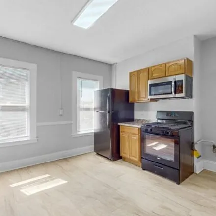 Rent this 3 bed apartment on 120 Adams Street in Hartford, CT 06112