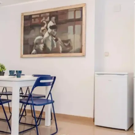 Rent this 6 bed apartment on Col·legi d'Educació Infantil i Primària San Juan de Ribera in Carrer de Ciril Amorós, 3