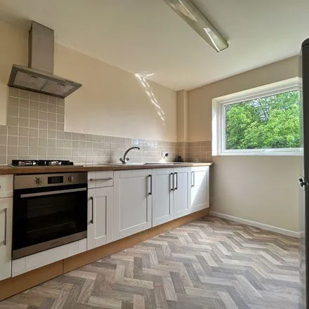 Rent this 2 bed apartment on Reddington Close in London, CR2 0QZ