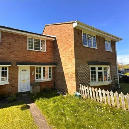 Buy this 2 bed townhouse on Redshaw Close in Buckingham, MK18 7BT