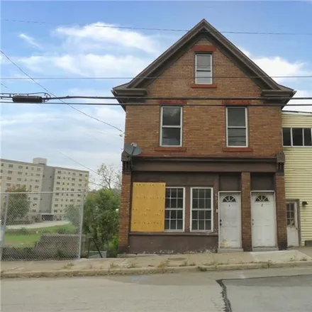 Buy this studio duplex on 417 Division Street in Jeannette, PA 15644