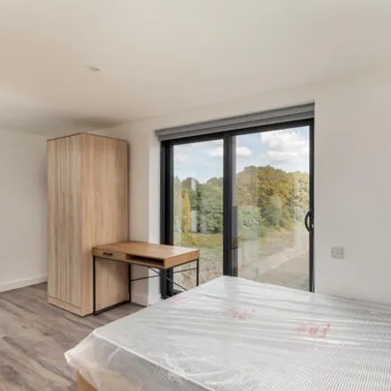 Image 1 - 4 The Hill, Bristol, BS4 3EH, United Kingdom - House for rent