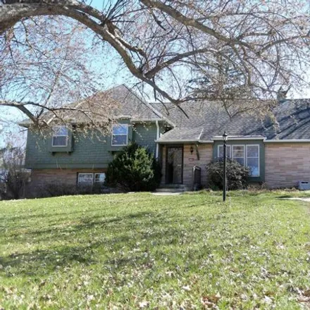 Buy this 4 bed house on 1207 South 164th Street in Omaha, NE 68130