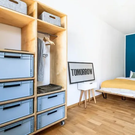 Rent this 4 bed room on Henri Banks Creative Gifts in Boxhagener Straße, 10245 Berlin
