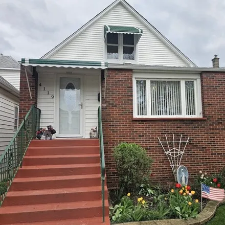 Buy this 3 bed house on 4119 North Meade Avenue in Chicago, IL 60630