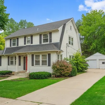 Rent this 4 bed house on 415 S Vine St in Hinsdale, Illinois