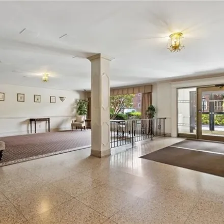 Image 2 - 1299 Palmer Avenue, Village of Larchmont, NY 10538, USA - Apartment for sale