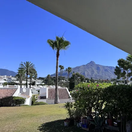 Image 2 - Aloha, Avenida del Prado, 3, 29660 Marbella, Spain - Apartment for sale