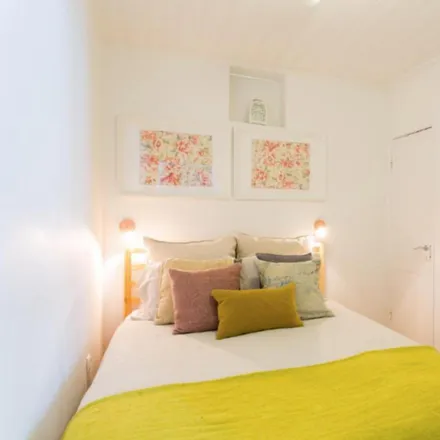 Rent this 2 bed apartment on Rua da Silva 41 in 39, 1200-263 Lisbon