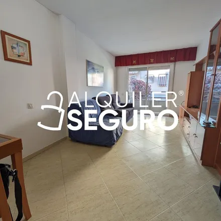 Rent this 2 bed apartment on Bar Los Gallegos in Carrer Condestable de Portugal, 08150 Parets del Vallès