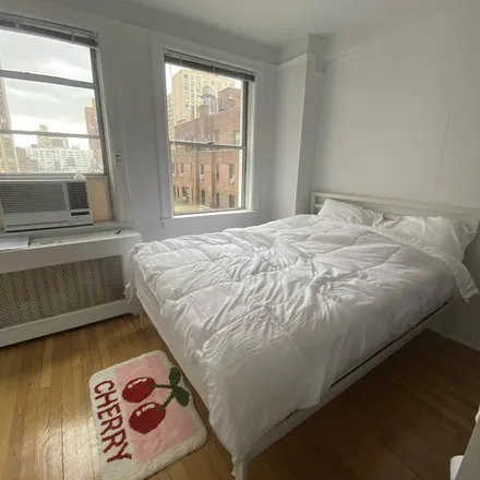 Rent this 1 bed apartment on 150 East 39th Street in New York, NY 10016