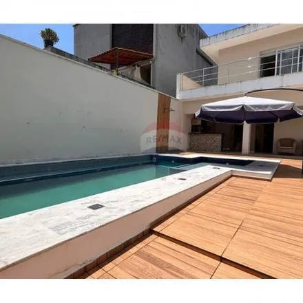 Buy this 5 bed house on unnamed road in Enseada, Guarujá - SP