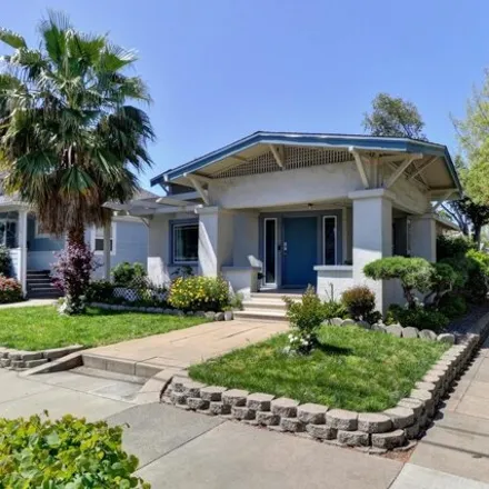 Buy this 2 bed house on 2070 Sloat Way in Sacramento, CA 95818