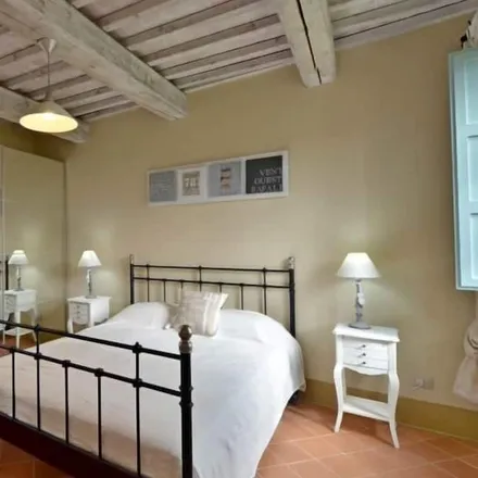 Rent this 2 bed apartment on Trequanda in Podere Boscarello, Strada Provinciale Trequanda Pecorile