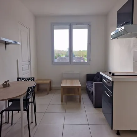 Rent this 3 bed apartment on Rue Charles Corbeau in 27000 Évreux, France