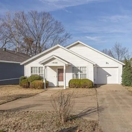 Buy this 3 bed house on 1084 East Craighead Forest Road in Jonesboro, AR 72404