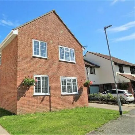 Buy this 4 bed house on 26 Neasden Avenue in Tendring, CO16 7HG