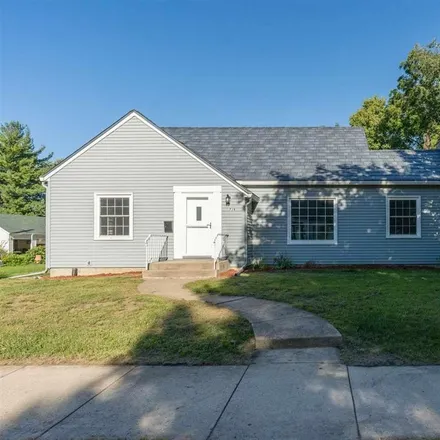 Buy this 3 bed house on 719 Owatonna Street in Mankato, MN 56001