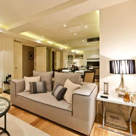 Rent this 2 bed room on The Armitage in 224-228 Great Portland Street, East Marylebone