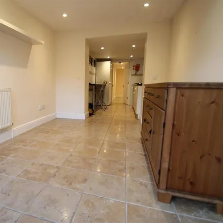 Rent this studio apartment on Farnham Road in Guildford, GU2 4JN