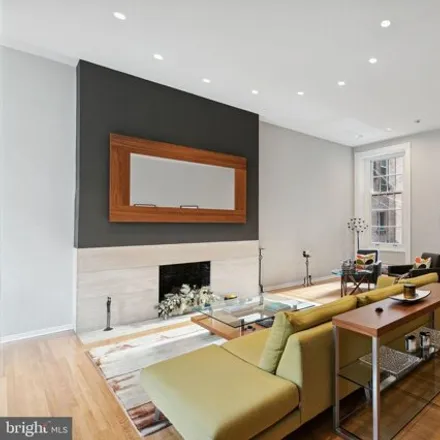 Image 5 - 2128 Spruce Street, Philadelphia, PA 19102, USA - Townhouse for sale