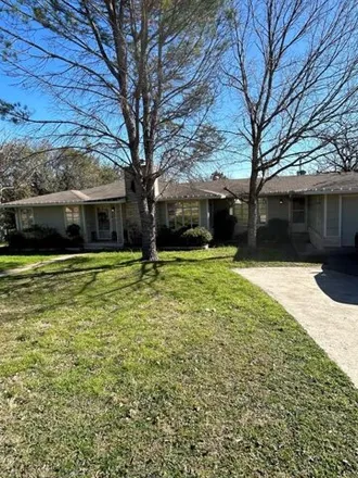 Rent this 3 bed house on 747 Bluebell Road in Kerrville, TX 78028