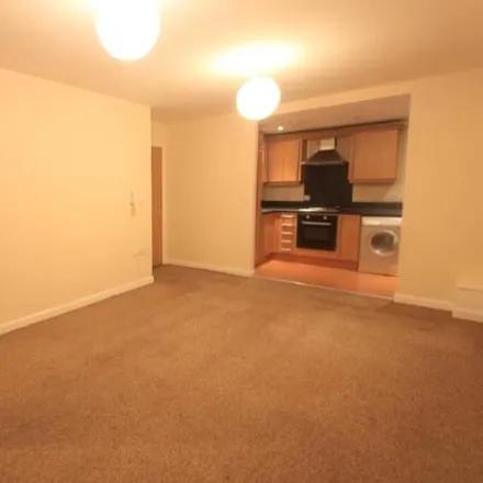 Image 7 - Haughton Green, Mancunian Road / opposite Wordsworth Road, Mancunian Road, Haughton Green, M34 7WN, United Kingdom - Apartment for rent