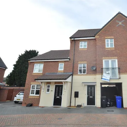 Rent this 3 bed townhouse on Panama Road in Stretton, DE13 0SQ