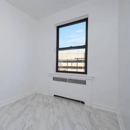 Image 7 - 1855 Grand Concourse #65 - House for sale