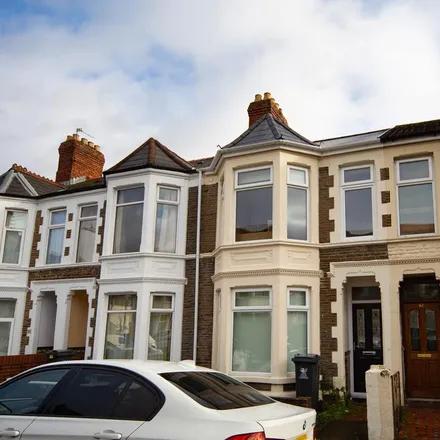 Rent this 4 bed townhouse on Malefant Street in Cardiff, CF24 4NH