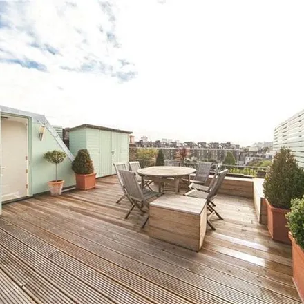 Rent this 2 bed townhouse on 146 Praed Street in London, W2 1BA