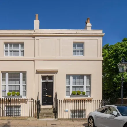 Rent this 5 bed duplex on 2 Brunswick Place in East Marylebone, London