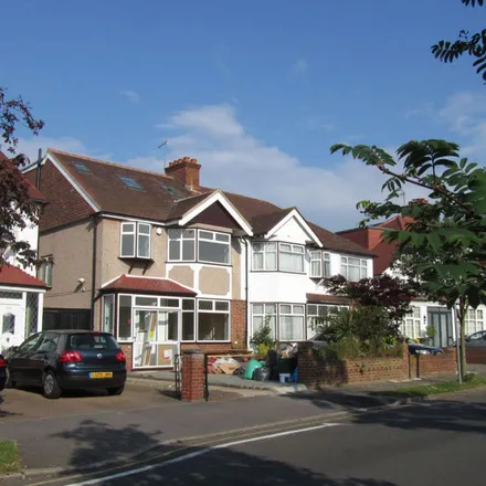 Rent this 4 bed apartment on Wimbledon in Wimbledon Bridge, London