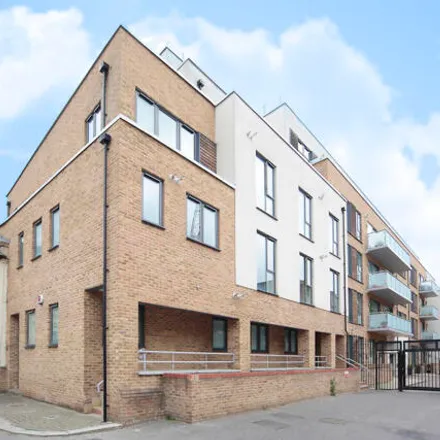 Buy this 2 bed apartment on Charterhouse Apartments in 21 Eltringham Street, London