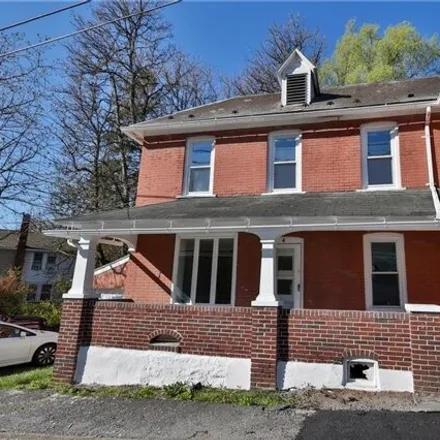 Image 2 - 8 Fox Gap Avenue, Washington Township, PA 18013, USA - House for sale