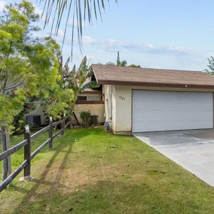 Buy this 3 bed house on 5817 Caoba Court in Bakersfield, CA 93309
