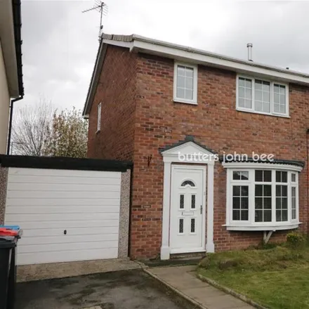 Rent this 3 bed duplex on Teal Close in Winsford, CW7 1PD