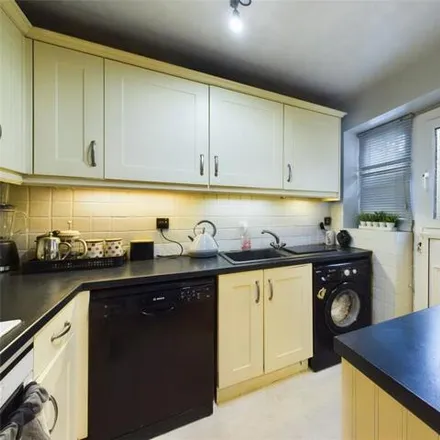 Image 3 - Stonecroft, Bradford, BD2 2HW, United Kingdom - House for sale