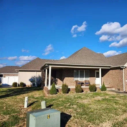 Buy this 4 bed house on 568 Schott Circle in Bowling Green, KY 42101