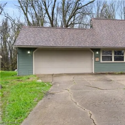 Buy this 4 bed house on 4269 Woodmere Drive in Mahoning County, OH 44515