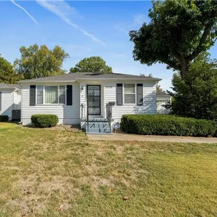 Buy this 3 bed house on 5025 North Lawn Avenue in Kansas City, MO 64119