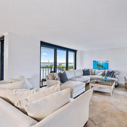Image 4 - 5406 North Ocean Drive, Palm Beach Isles, Riviera Beach, FL 33404, USA - Condo for rent