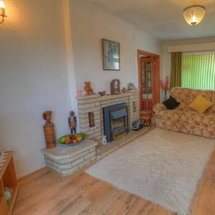 Image 3 - Alcester Drive, Leicester, LE5 6LB, United Kingdom - House for sale