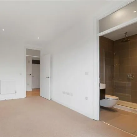 Image 6 - Sotherby Court, 43 Sewardstone Road, London, E2 9JQ, United Kingdom - House for rent