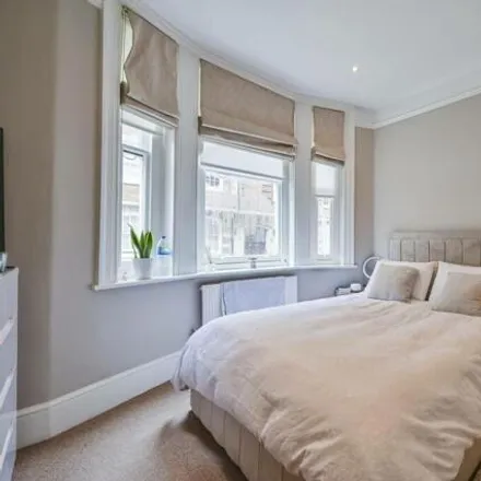 Image 4 - Winsford House, Camden, London, W1u - Apartment for sale