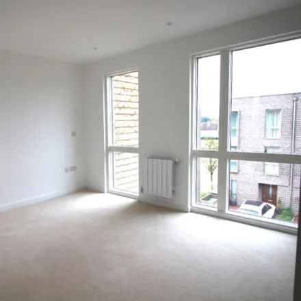 Image 5 - Merlin Court, Saundby Lane, London, SE3 9FU, United Kingdom - Townhouse for sale