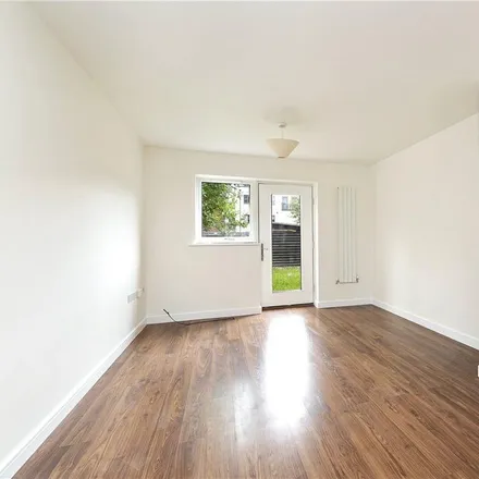 Image 3 - 34 Craig Road, London, TW10 7JT, United Kingdom - Townhouse for rent