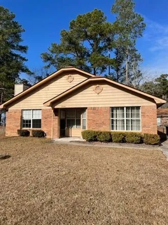 Buy this 3 bed house on 800 Kiln Lane in Hinesville, GA 31313